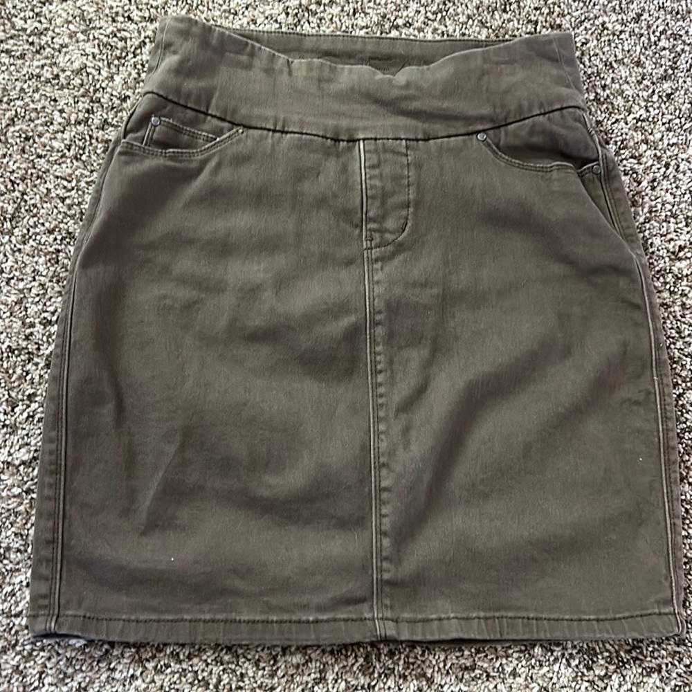 Brown JAG denim skirt with pockets- size 2
